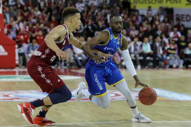 通过与亚洲 通过与亚洲