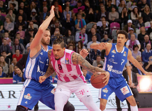 体育赛事中 体育赛事中